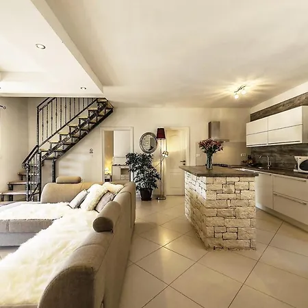 Modern Mikela With Pool Tinjan